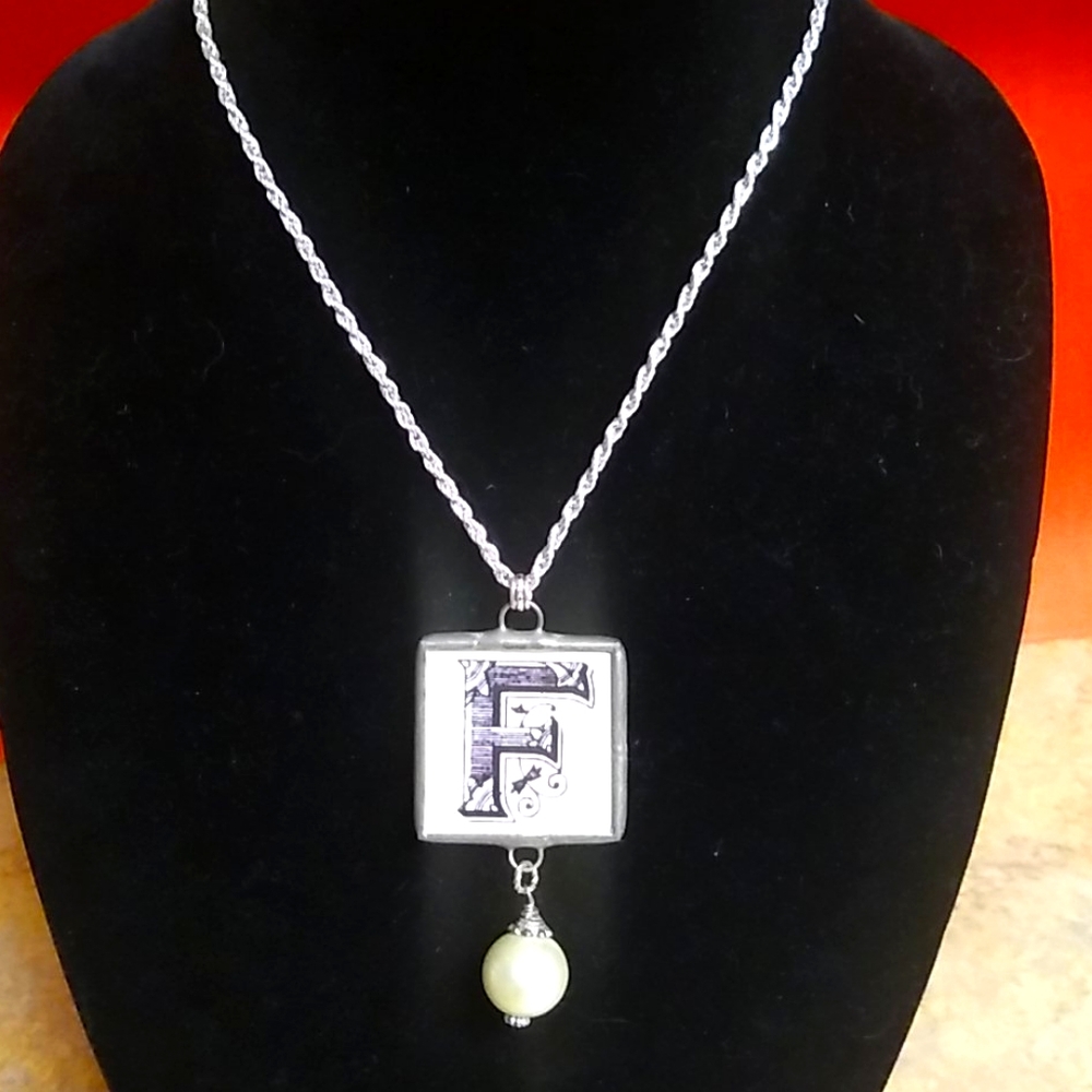 🐾 2 For $16 Initial F Reversible Necklace